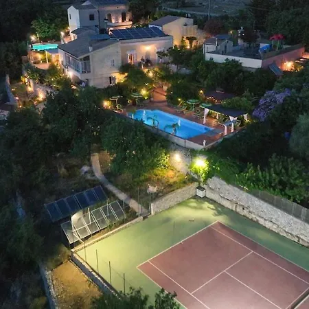 Villamodica A Family 20 Min From The Villa *